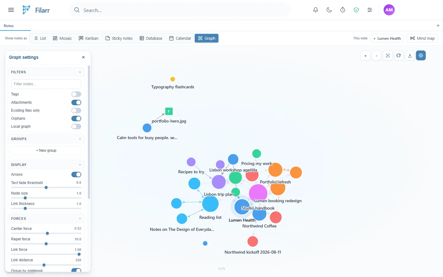 Le panneau Graph settings à gauche du graphe, avec les sections FILTERS (Filter nodes..., Tags, Attachments, Existing files only, Orphans, Local graph), GROUPS (+ New group), DISPLAY et FORCES
